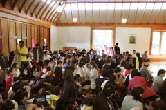 The crowd gathering in the sala ready to begin the New Year festivities.