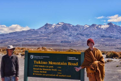 Cape Trip: We took the 2 WD track in for a few kilometers to get closer to the mountains.