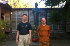 Rick Hanson and Ajahn Kusalo in the forecourt.
