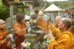 The Sangha applying effort to make the Buddha shine.