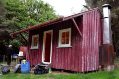 Thomas Downes (b. 1868) oversaw river navigation systems from 1934+ using this hut as his H.Q. It is said that he knew the full length of the Whanganui River better than any other European.