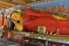 The massive reclining Buddha at Isurumuniya.