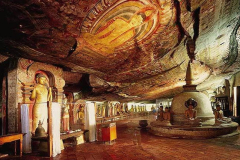 As well as many buddha images there are over 2000sq meters of murals depicting various scenes from the Buddhas life.