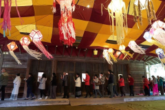 A cold south wind does not deter a circumambulation of the sala.