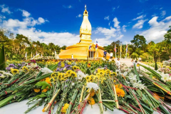 Floral tributes to a great man.