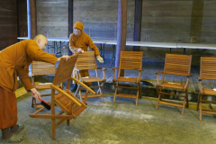Ajahn Naen and venerable Kusalacitto setting up the cloister.