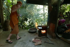 Tan Khantiko takes advantage of the relative abundance of facilities at LPSims monastery to dye-wash his robe - just a regular wok being used here.