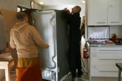 Lindsay and Ajahn Joe preparing the new fridge for installation. Many thanks to the donors for their thoughtfulness and generosity.