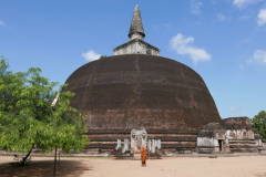 The ancient city of Polonnoruwa. There are acres of this old stuff - wow shazam galore. We spent a couple of days wandering meditating pondering about the site but even this was not enough time to absorb the extent of what would have been a massive monastery presence.