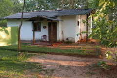 The kuti I stayed in at Kiri-oya Aranya.