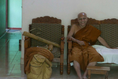 Venerable Sumangala is rested after our Katragama experience and ready to head south to Yala National Park to stay at Situlpahuwa temple.