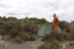 Ajahn Thitasippo setting up his tent.
