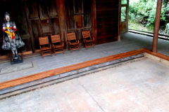 The new cloister borde