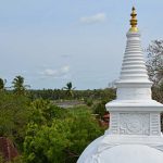 The very elegant stupa at Isurumuniya.