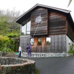 The bodhi leaf on the end of the kitchen building is a nice place for birds to rest - and mess! Brendon and Jet give it a good scrub.