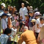 Family day. An introduction to buddha.