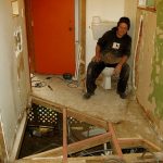 The emerging new bathroom in the Chao Khun kuti.