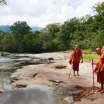 After two days at the kuti we head onward after the meal. Venerable Pasadho kindly offers to make sure we are on the right track.